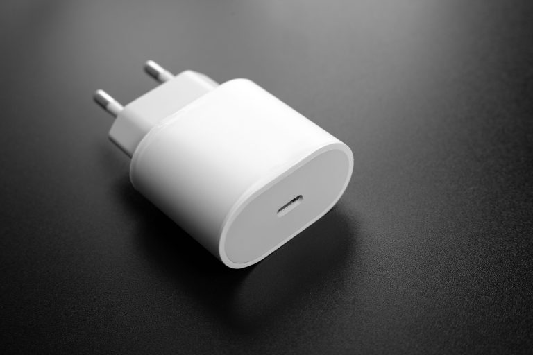 Como saber se um carregador de iPhone