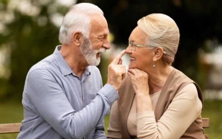 Aplicativos para Encontrar o Amor na Terceira Idade